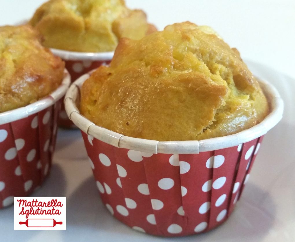 Muffin salati con prosciutto e formaggio