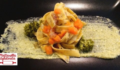 Pappardelle timo e salvia su crema di broccoli con dadolata di zucca