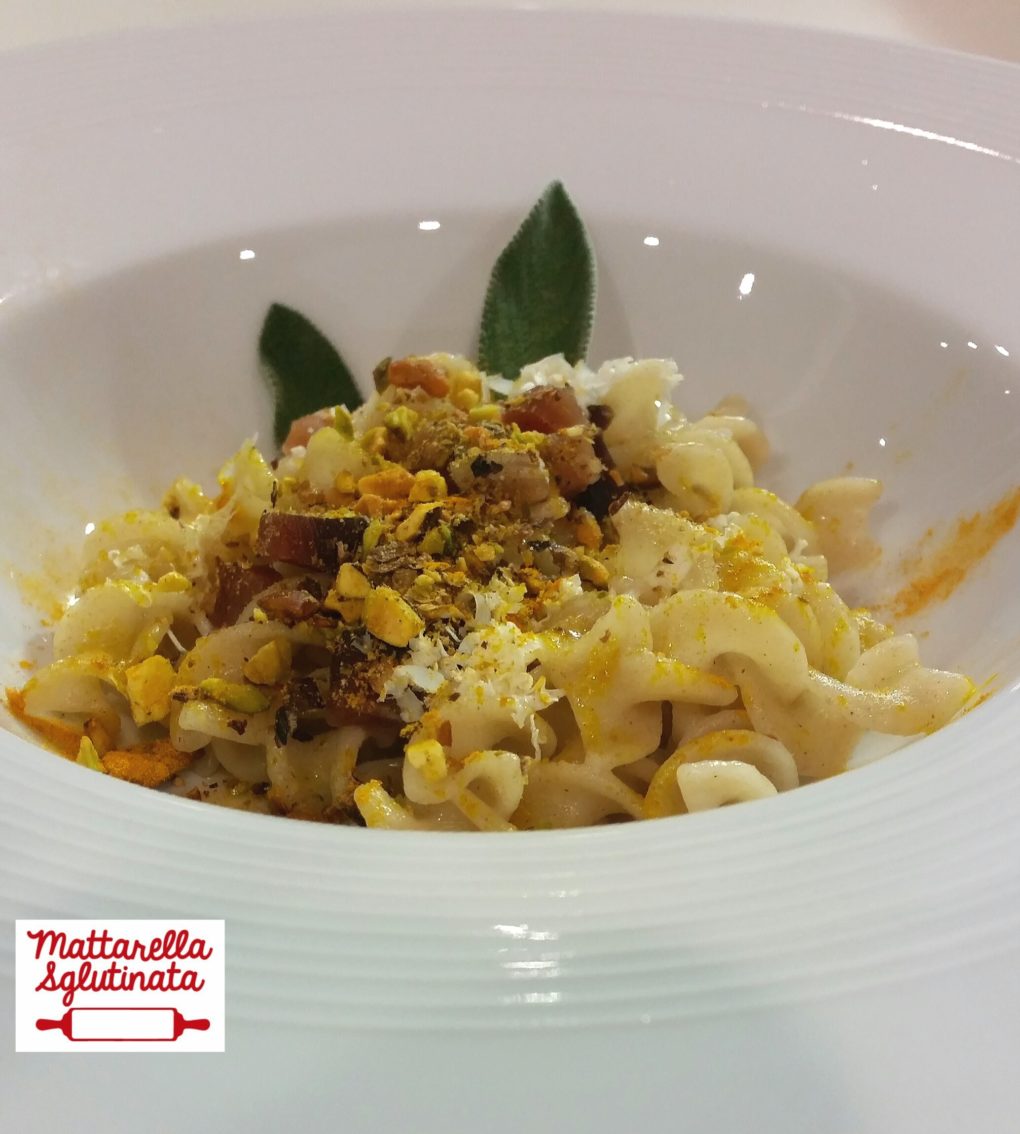 Fusilli su crema di ricotta salata con dadini di speck