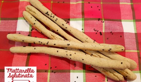 Grissini con grano saraceno e semi di sesamo tostato